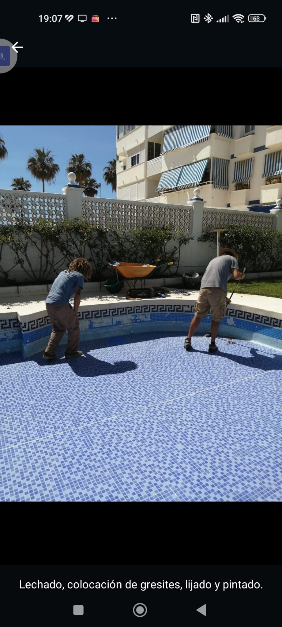 imagen de trabajo de pintura en piscinas