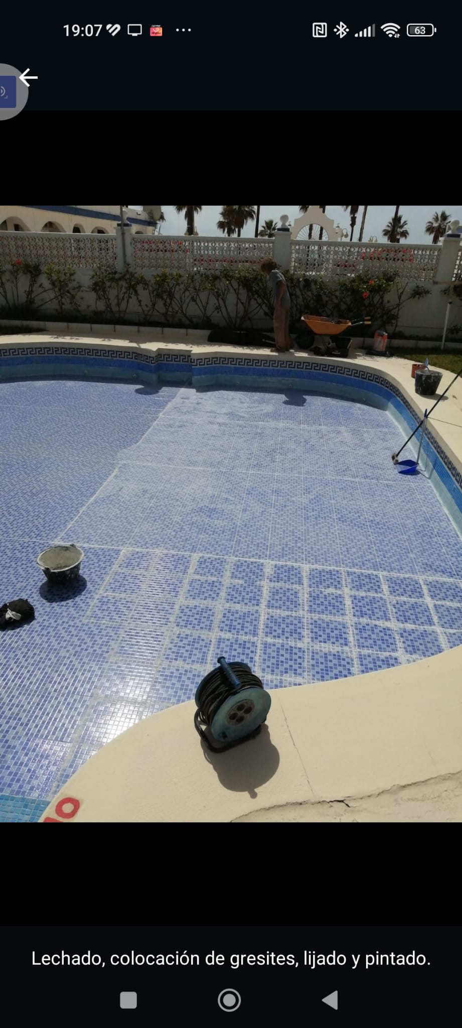 imagen de trabajo de pintura en piscinas
