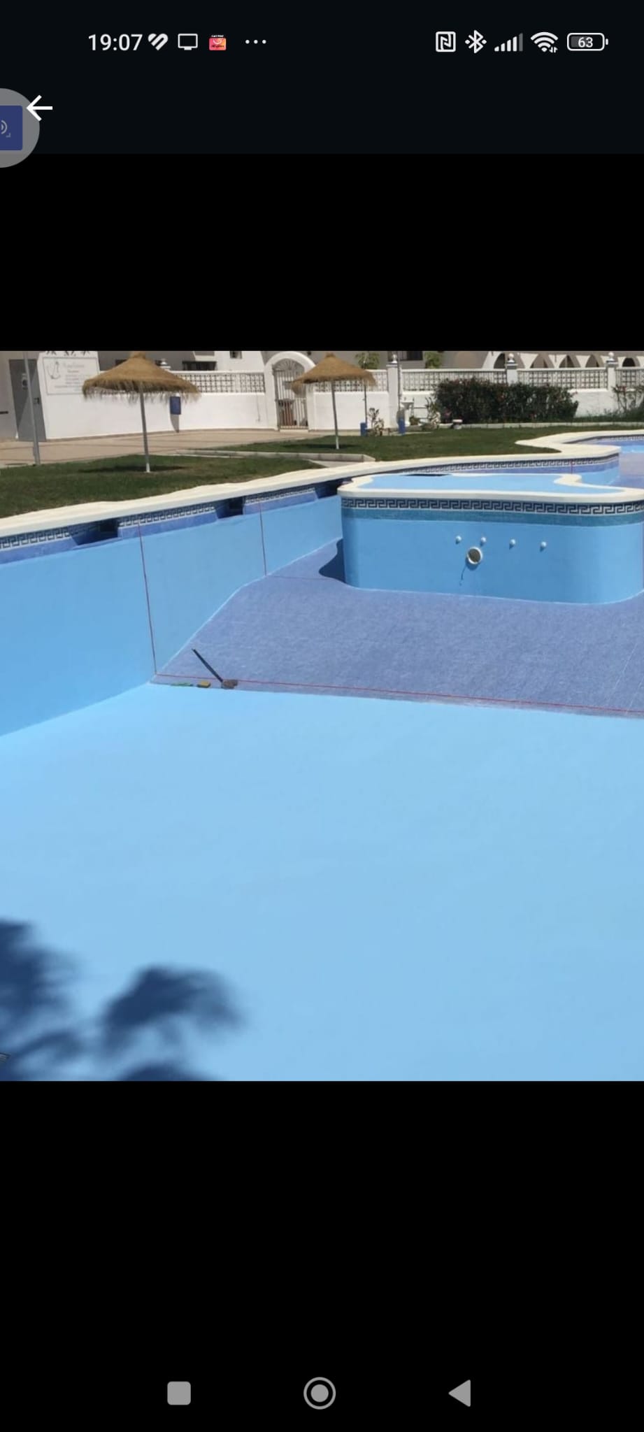 imagen de trabajo de pintura en piscinas
