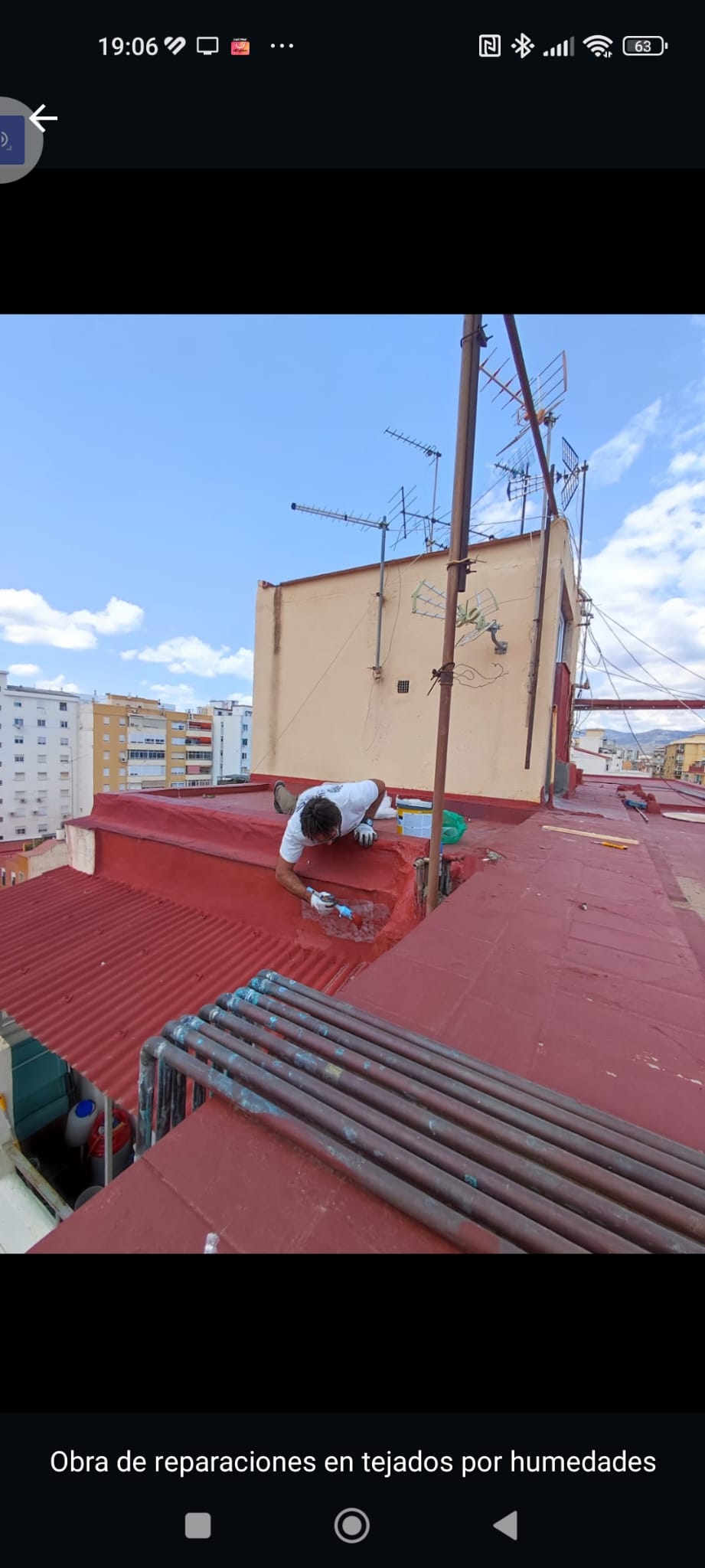 imagen de trabajo de pintura en piscinas