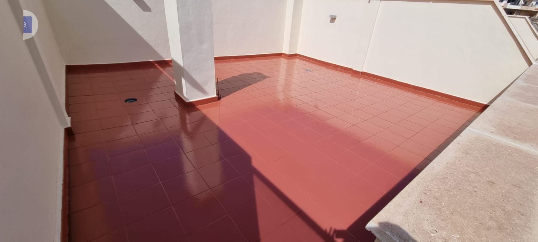 imagen de trabajo de pintura en piscinas